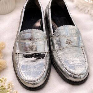 Tory Burch Metallic Silver Leather Loafers Size 5.5